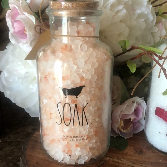 RAE DUNN DELUXE BATH SET FOR A QUEEN. 3 PCS. - Picture 4 of 8